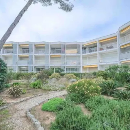 Spacious With Pool Near The Sea Apartamento