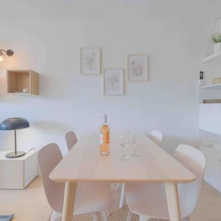 Spacious With Pool Near The Sea * Saint-Raphaël